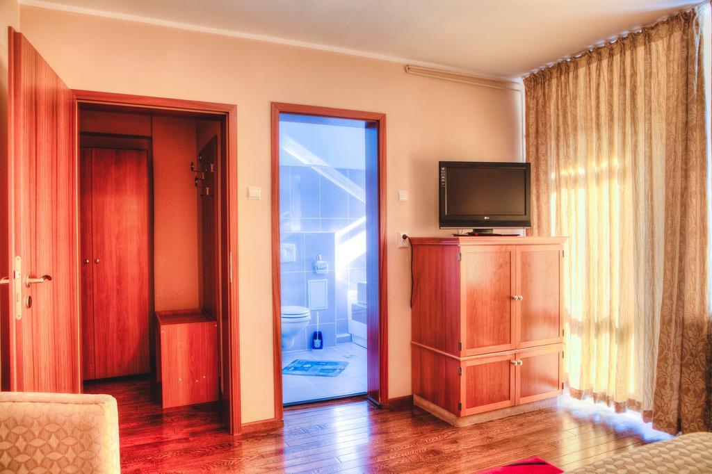 Vila Pinul Si Mesteacanul Otel Poiana Braşov Dış mekan fotoğraf