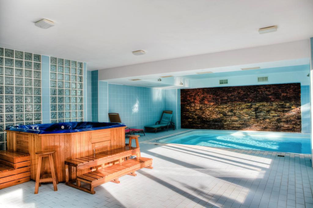 Vila Pinul Si Mesteacanul Otel Poiana Braşov Dış mekan fotoğraf